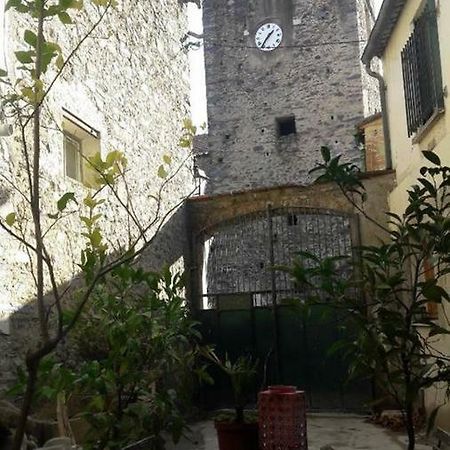 Studio du clocher Rigarda Extérieur photo