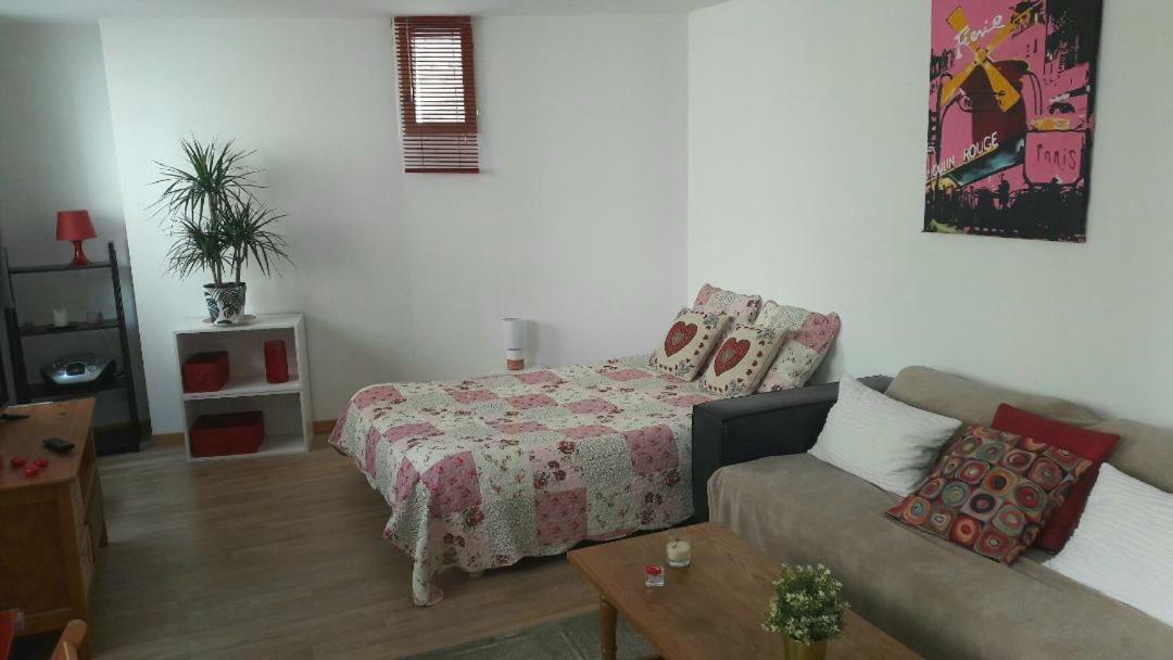 Studio du clocher Rigarda Extérieur photo