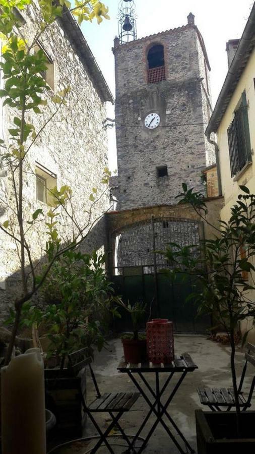 Studio du clocher Rigarda Extérieur photo